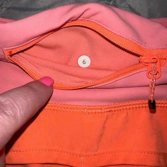 Lululemon Speed Up Shorts - Picture 5 of 9